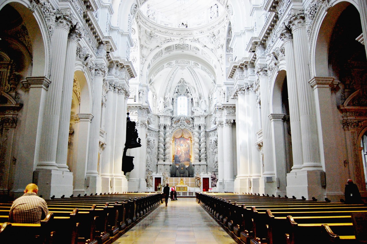 inside-of-church-of-st-kajetan