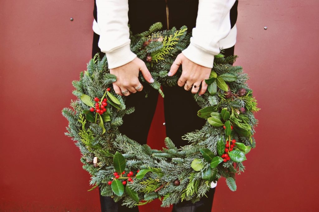 helene-wreath-color