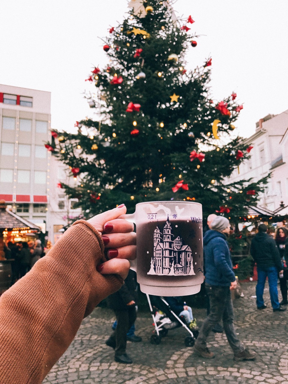 worms christmas tree cup 1 of 1