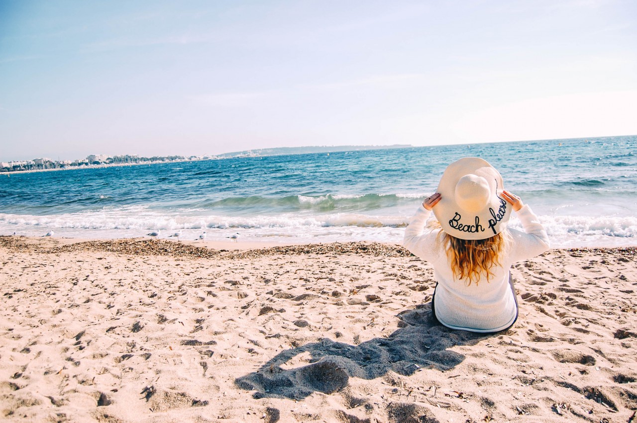 Wearing a Hat is Easy Hairstyle for Travel Hair